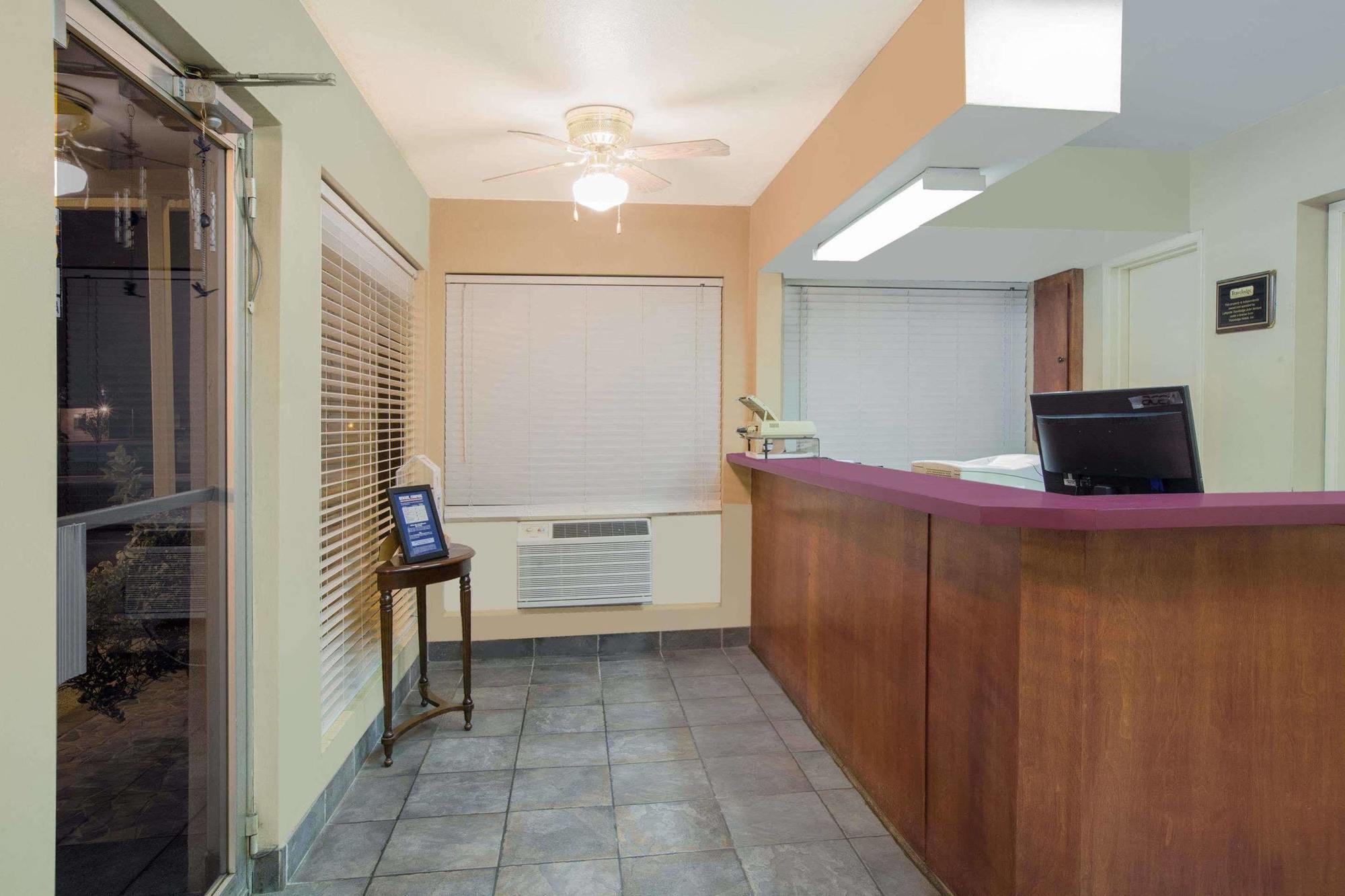 Travelodge By Wyndham Lafayette Bagian luar foto